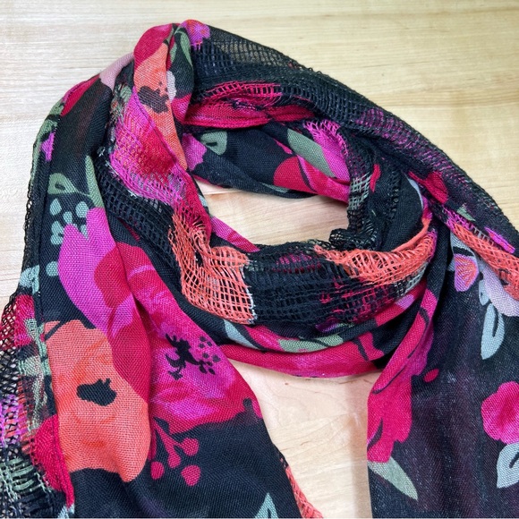 Minicci floral fusion lightweight scarf - Picture 3 of 3